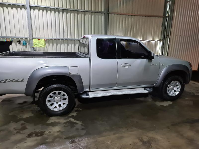 Mazda BT • 2008 • 276,000 km 8