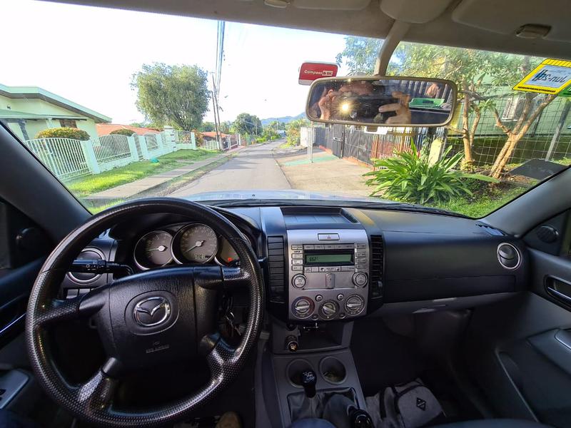 Mazda BT • 2008 • 276,000 km 3