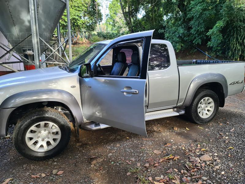 Mazda BT • 2008 • 276,000 km 6
