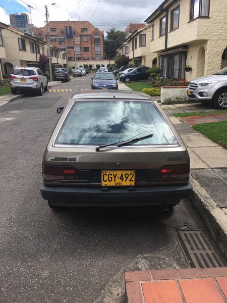Mazda 323 • 1990 • 126,000 km 2