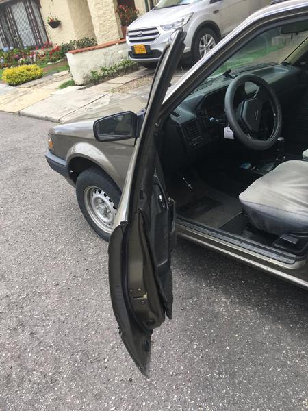 Mazda 323 • 1990 • 126,000 km 4