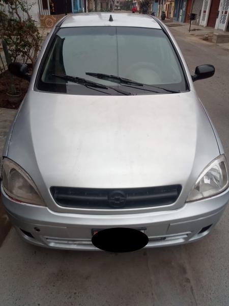 Chevrolet Corsa • 2004 • 1,600 km 4
