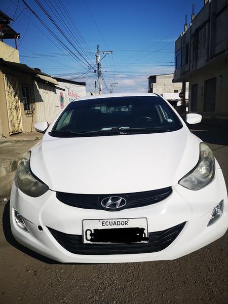 Hyundai Elantra • 2012 • 200,000 km 4