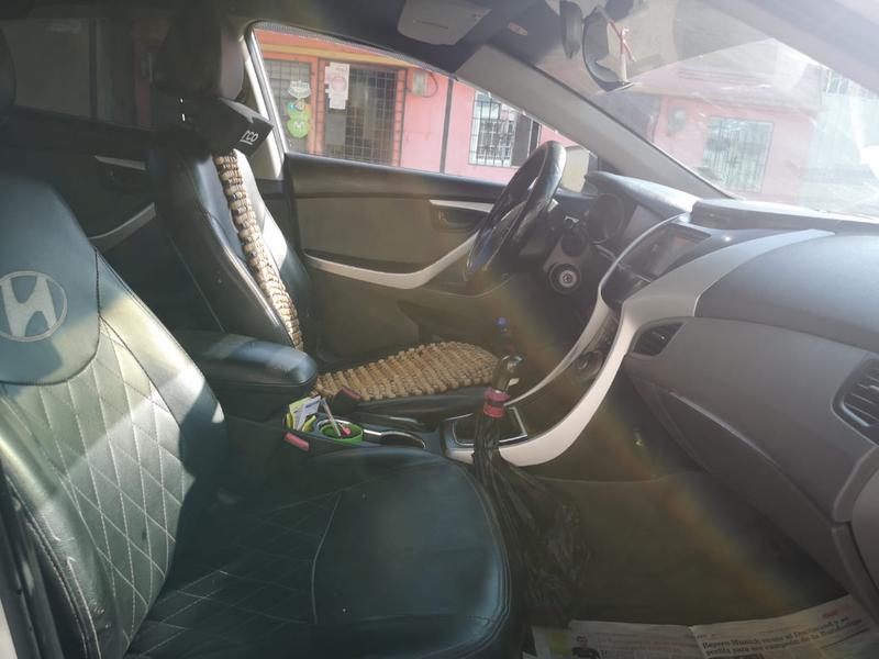 Hyundai Elantra • 2012 • 200,000 km 10