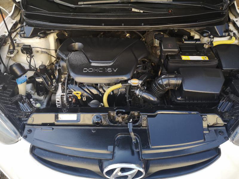Hyundai Elantra • 2012 • 200,000 km 6