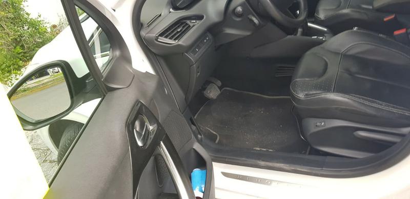 Peugeot 207 • 2014 • 117,629 km 6