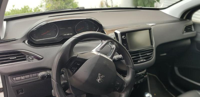 Peugeot 207 • 2014 • 117,629 km 1