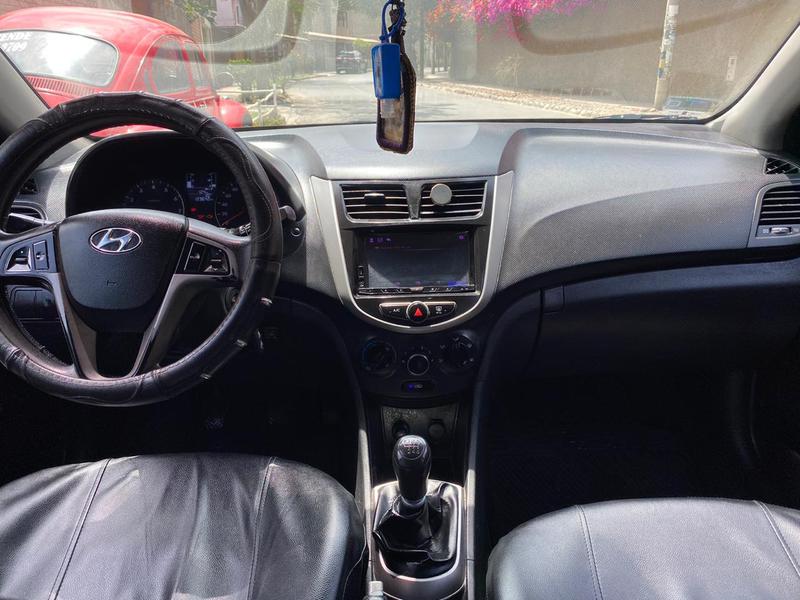 Hyundai Accent • 2015 • 124,000 km 3