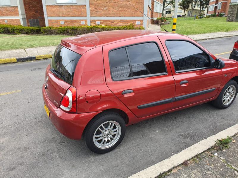 Renault Clio • 2016 • 59,800 km 9
