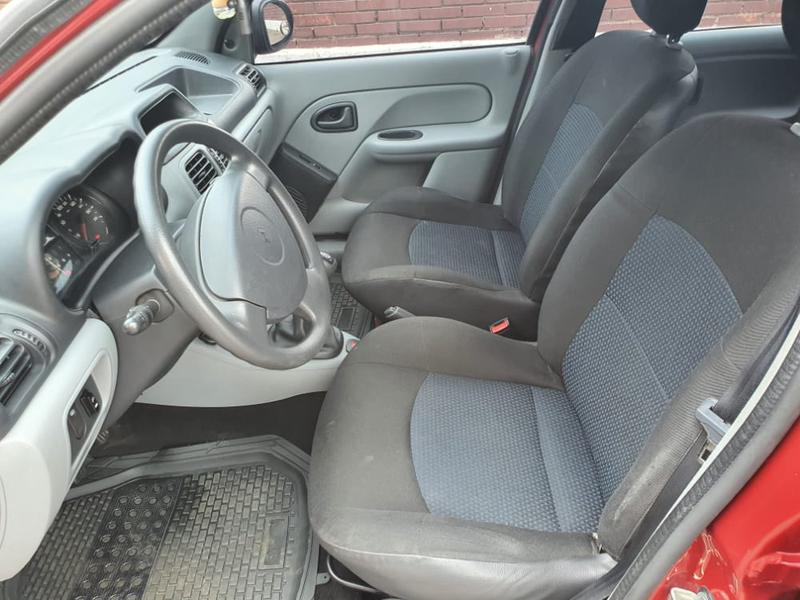 Renault Clio • 2016 • 59,800 km 4