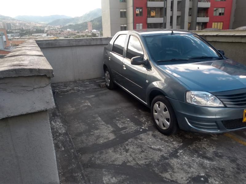 Renault Logan • 2013 • 105,500 km 5