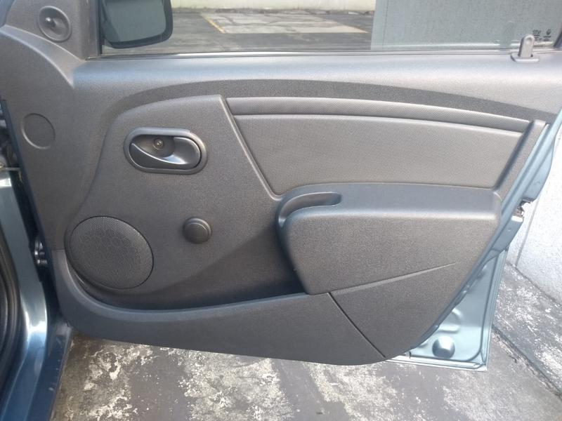 Renault Logan • 2013 • 105,500 km 11