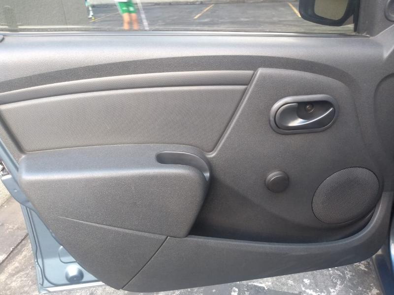 Renault Logan • 2013 • 105,500 km 10