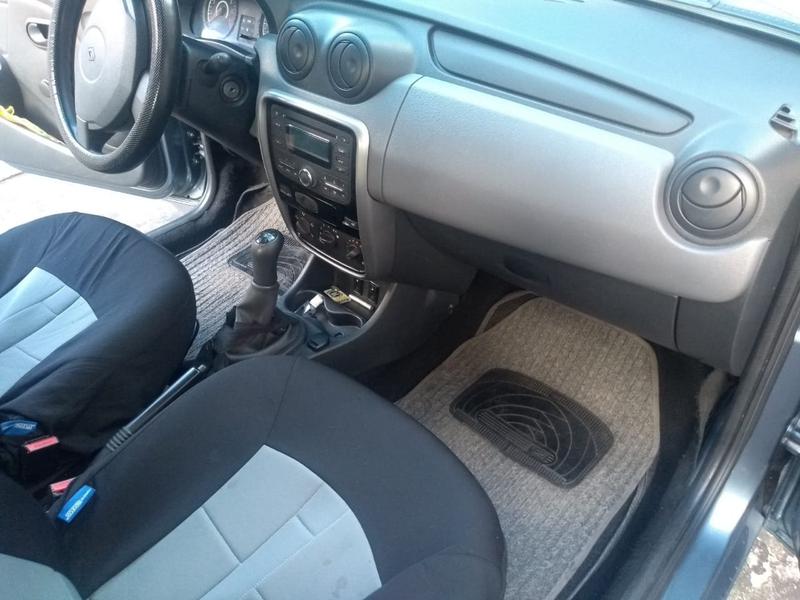 Renault Logan • 2013 • 105,500 km 14