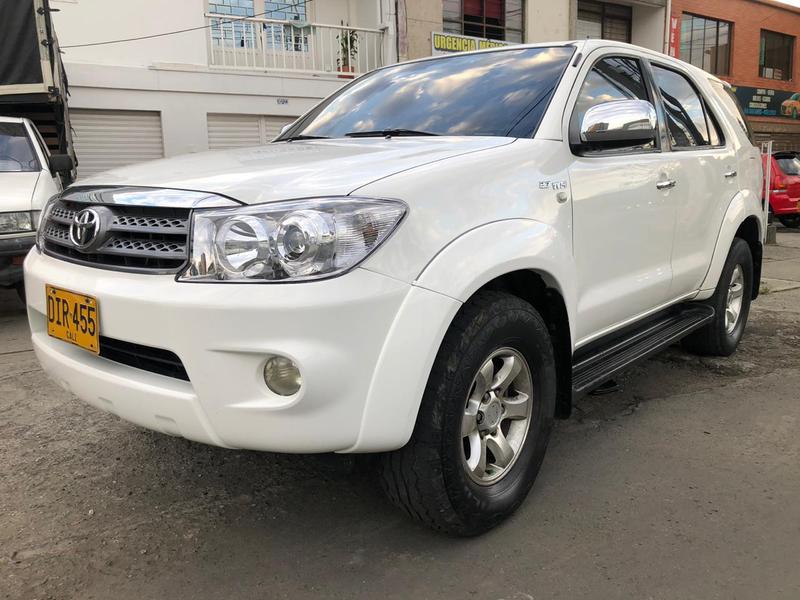Toyota 4-Runner • 2011 • 187,400 km 6