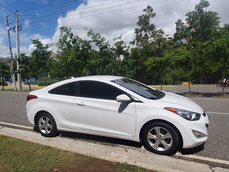 Hyundai Elantra • 2013 • 159,000 km 5