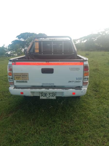 Mazda BT • 2013 • 360,000 km 5