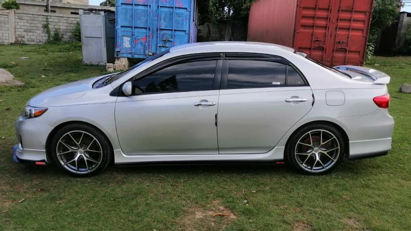 Toyota Corolla • 2013 • 23 km 3