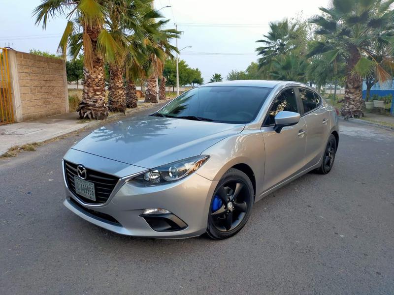 Mazda 3 • 2015 • 60,000 km 3