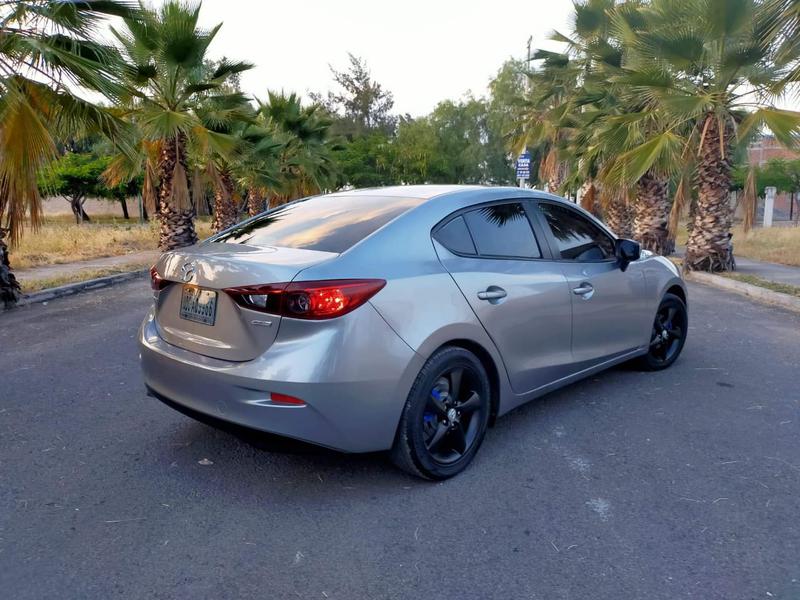 Mazda 3 • 2015 • 60,000 km 8