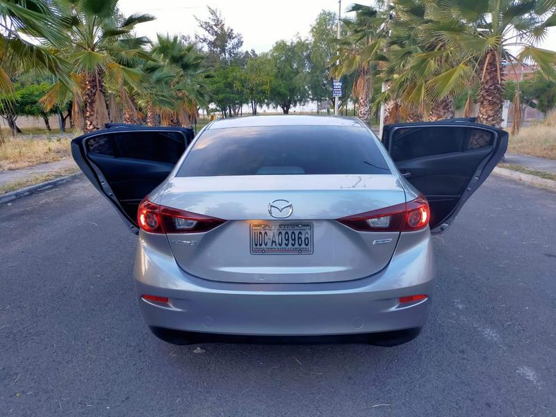 Mazda 3 • 2015 • 60,000 km 12