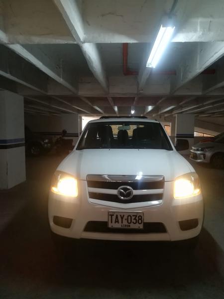 Mazda BT • 2015 • 200,000 km 13