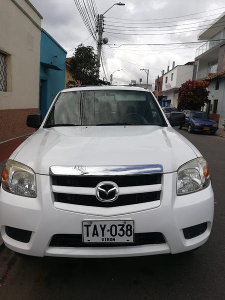 Mazda BT • 2015 • 200,000 km 4