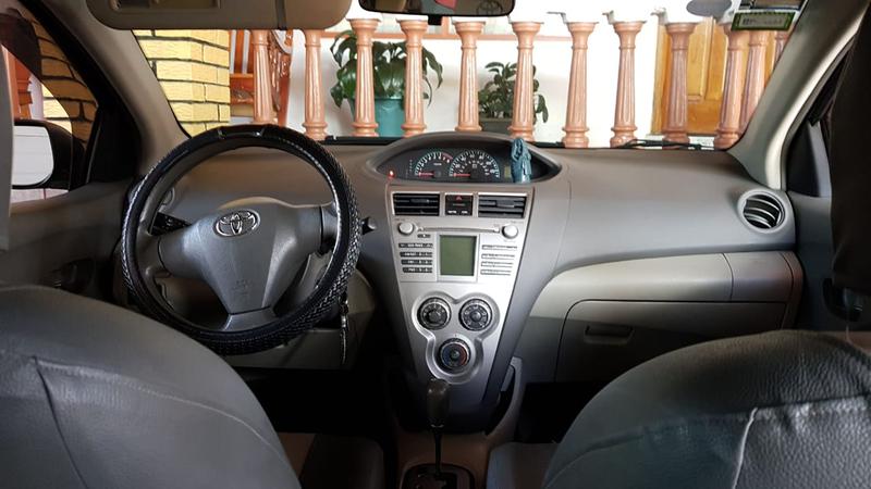 Toyota Yaris • 2010 • 160,000 km 4