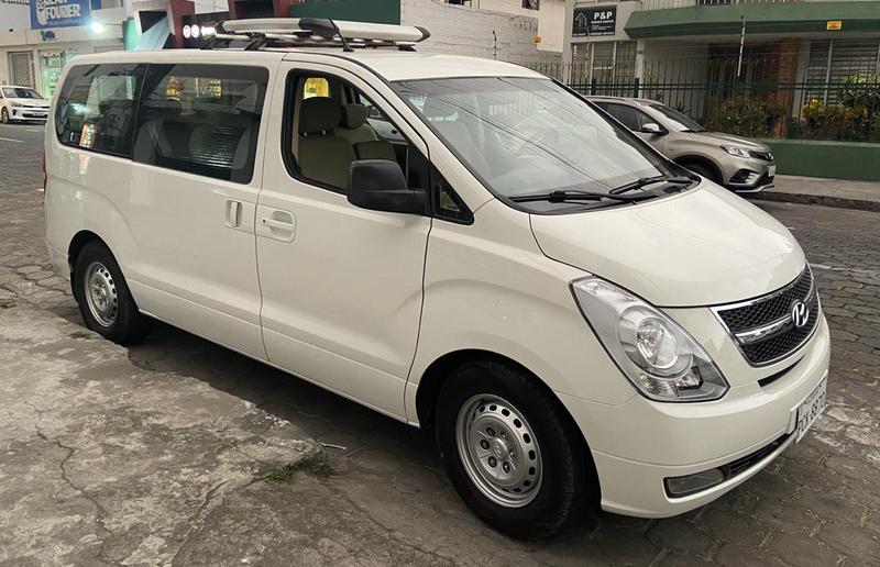 Hyundai H1 • 2014 • 365,000 km 2