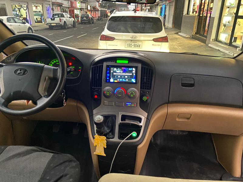 Hyundai H1 • 2014 • 365,000 km 3