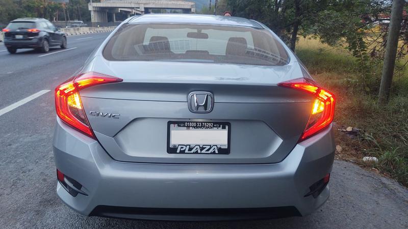 Honda Civic • 2016 • 70,000 km 2