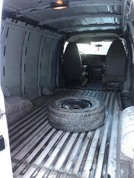 Chevrolet Express 1500 • 2011 • 300,000 km 8