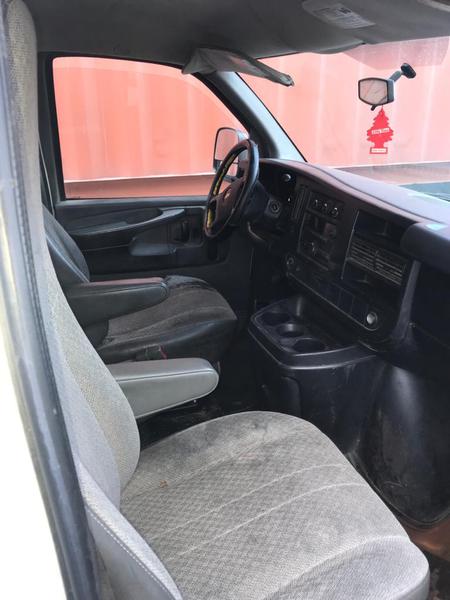 Chevrolet Express 1500 • 2011 • 300,000 km 2