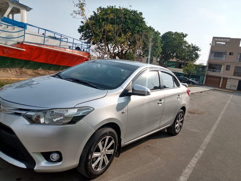 Toyota Yaris • 2015 • 83,000 km 4