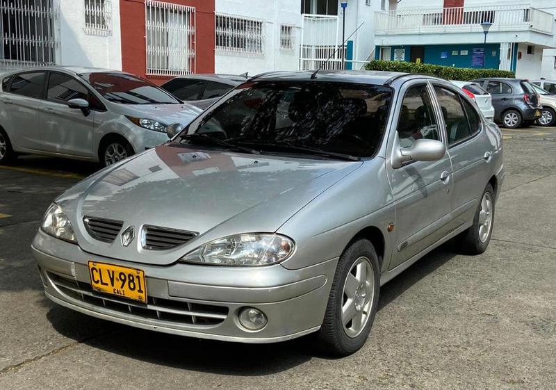 Renault Mégane • 2004 • 121,000 km 3