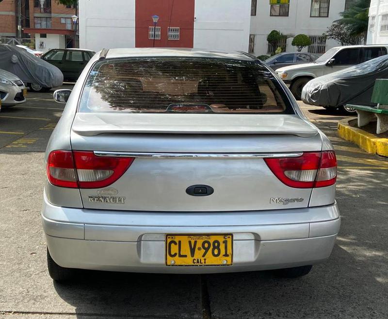 Renault Mégane • 2004 • 121,000 km 6