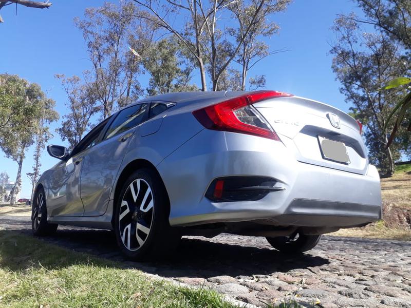 Honda Civic • 2017 • 48,000 km 21
