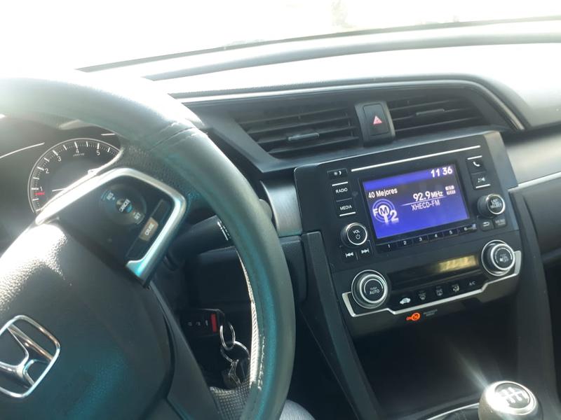 Honda Civic • 2017 • 48,000 km 8