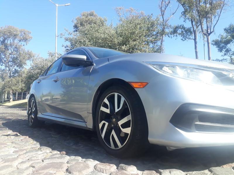 Honda Civic • 2017 • 48,000 km 11