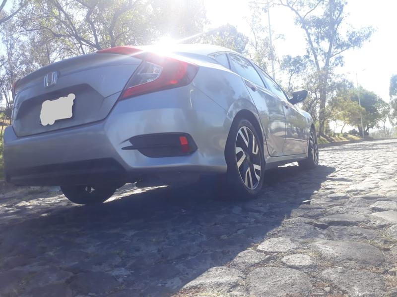 Honda Civic • 2017 • 48,000 km 22
