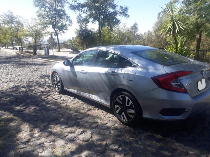 Honda Civic • 2017 • 48,000 km 25