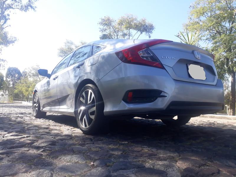 Honda Civic • 2017 • 48,000 km 28
