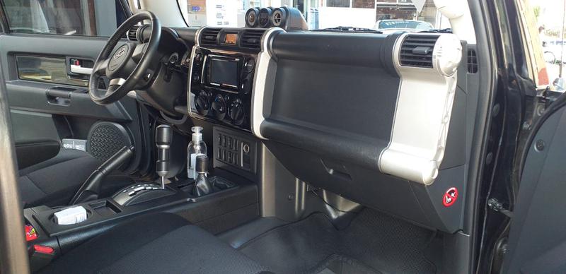 Toyota FJ Cruiser • 2014 • 57,489 km 1