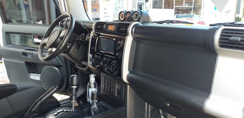 Toyota FJ Cruiser • 2014 • 57,489 km 2