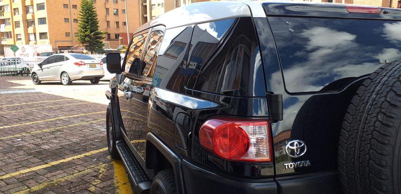Toyota FJ Cruiser • 2014 • 57,489 km 3
