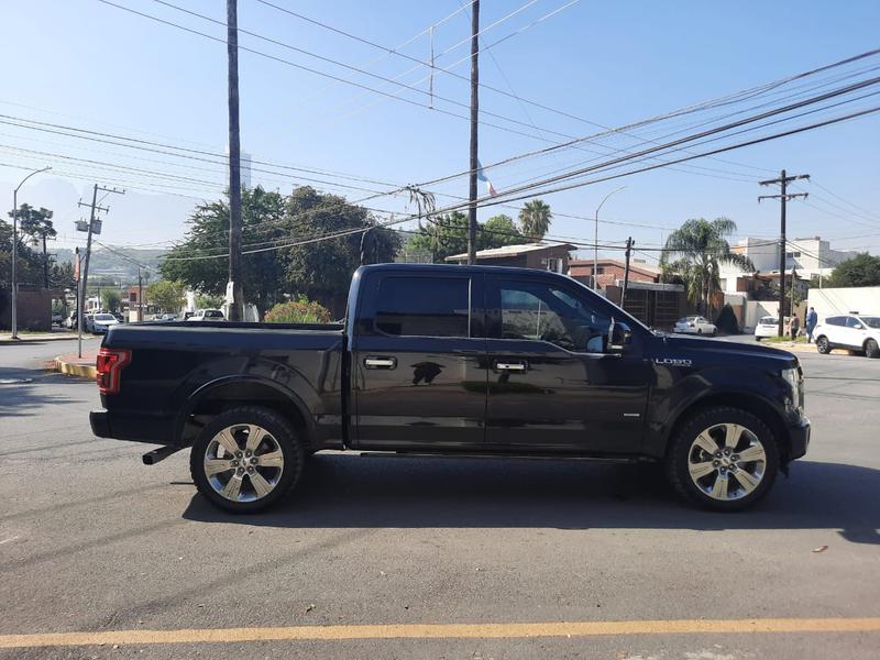 Ford 350 • 2017 • 70,000 km 2