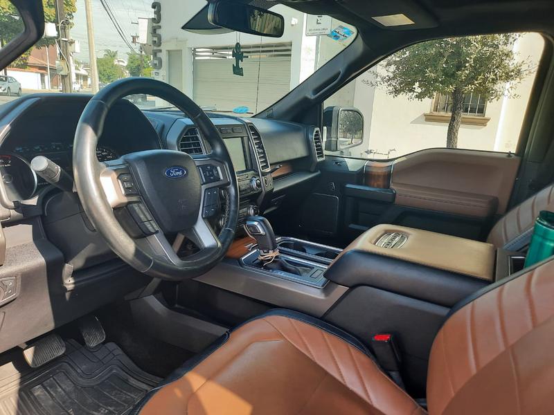 Ford 350 • 2017 • 70,000 km 7