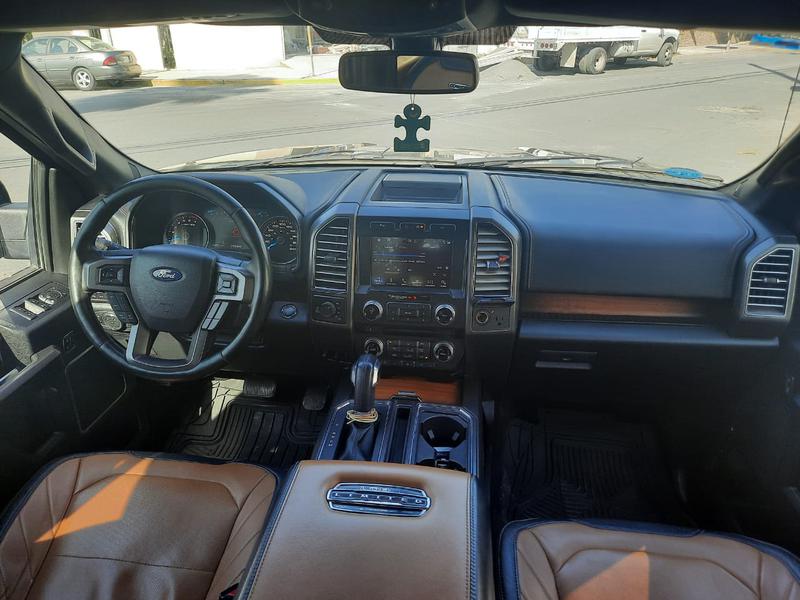 Ford 350 • 2017 • 70,000 km 5