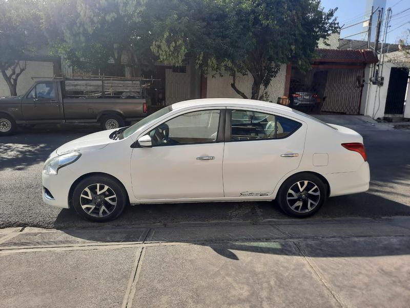 Nissan Versa • 2017 • 701 km 2