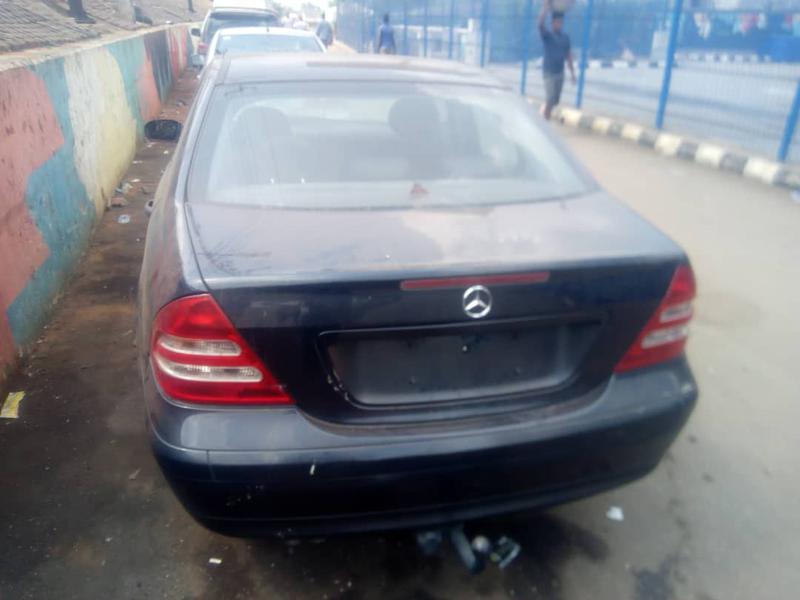 Mercedes-Benz 200 - 300 • 2005 • 127,000 km 3